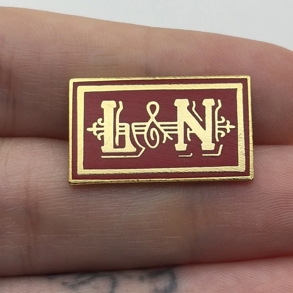 Louisville And Nashville Railroad L&N Train Logo Lapel Hat Pin